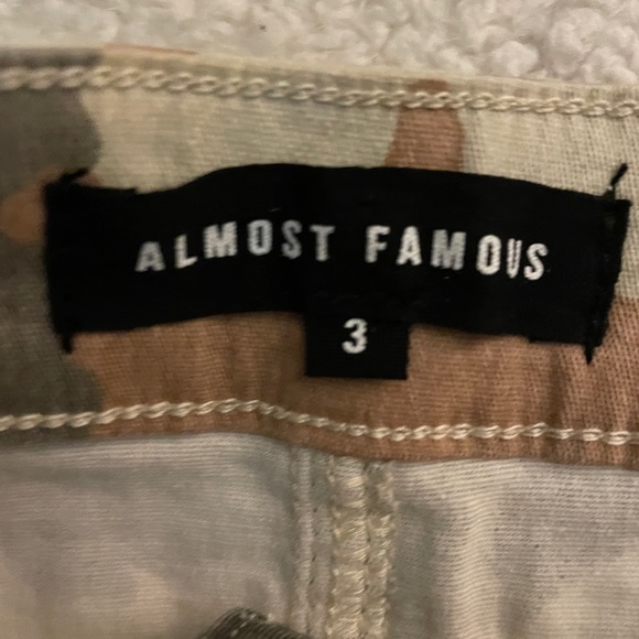 Almost Famous Womenβs A-Line Mini Skirt Size 3 NWT - Picture 5 of 10